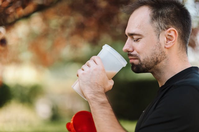 Outside the Box - Are Protein shakes good for Footballers?