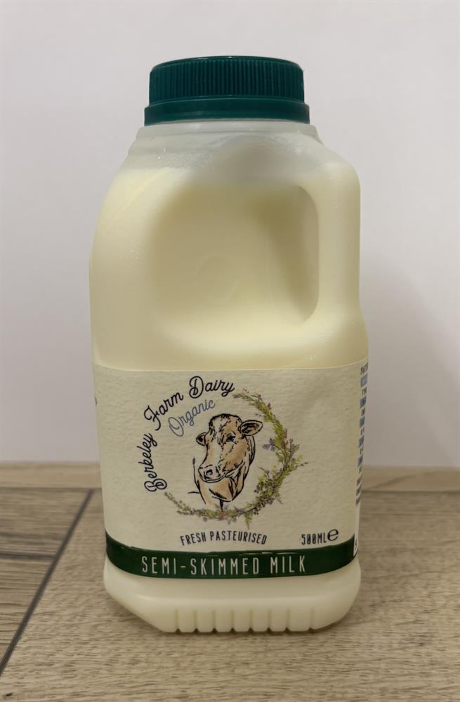 Berkeley Farm Dairy Organic Semi Skimmed Milk 500ml